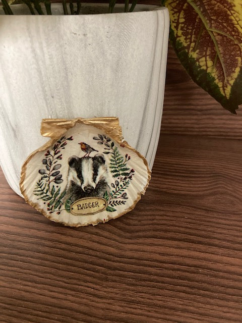 Shell Trinket Dishes - Clamshell Animal, Badger