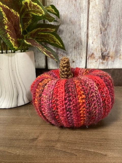 Crocheted - Pumpkin Mixed Reds with brown stem